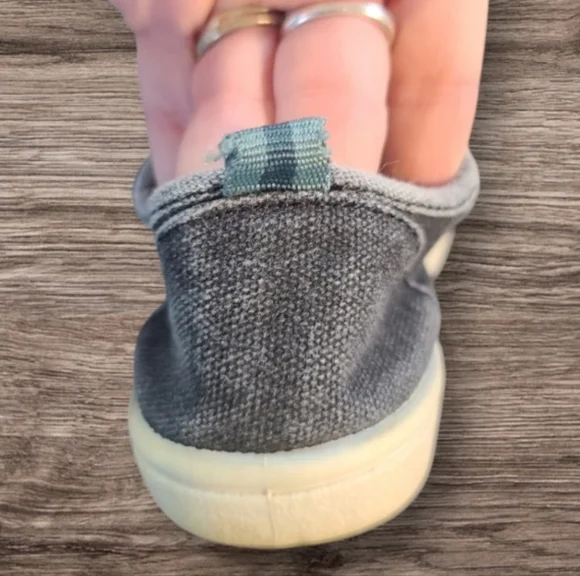 Boys Velcro Closure Tennis Shoes Sz 8T - Picture 7 of 7